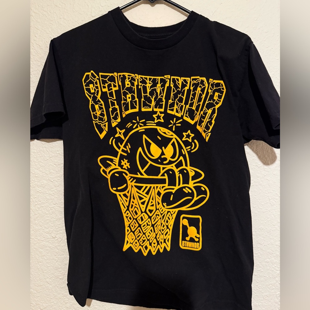 Men’s 8thWndr Graphic Tee Size M